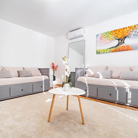 Grand Family * Ljubljana